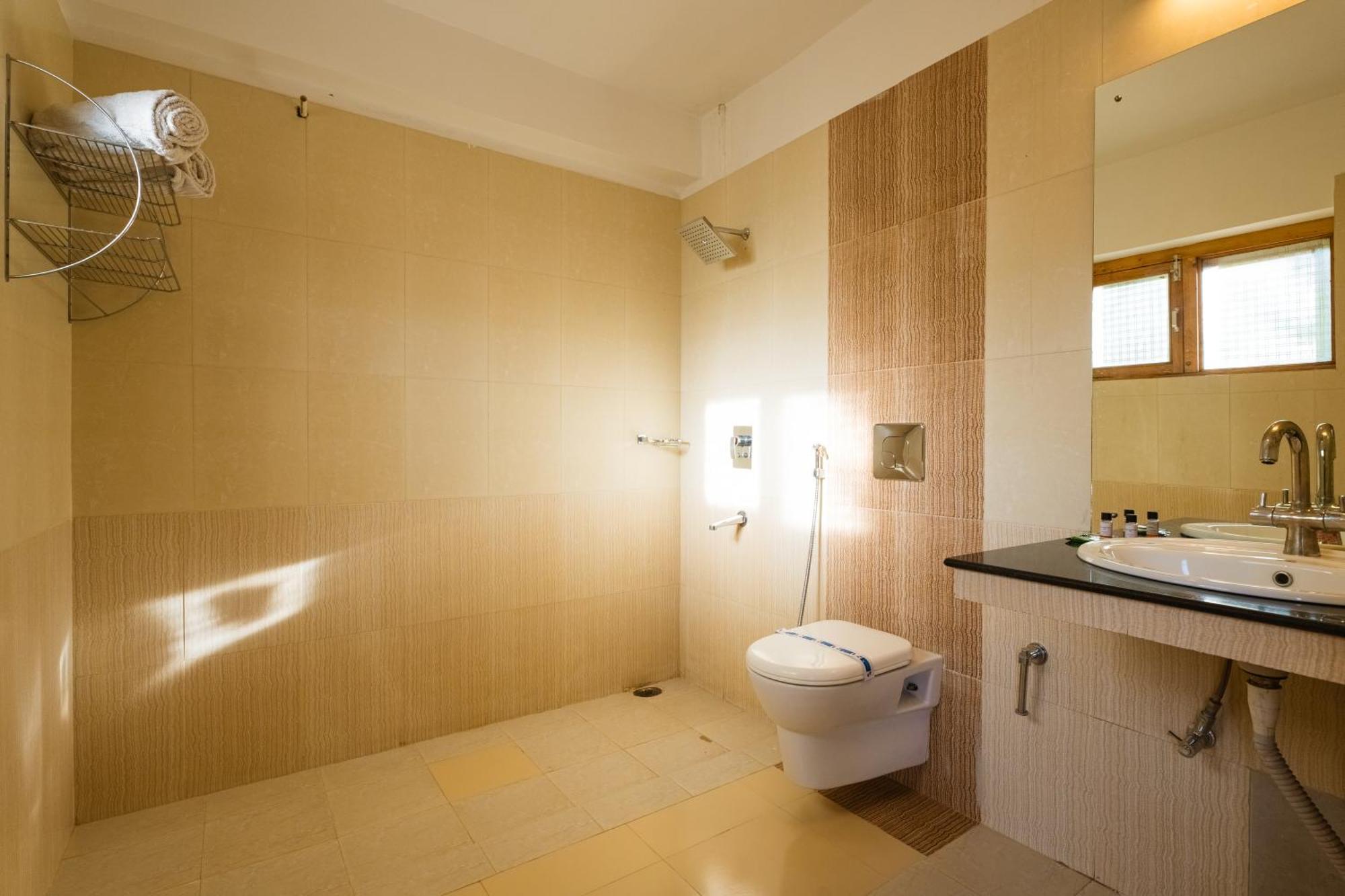Hotel Gawaling International Leh Ngoại thất bức ảnh